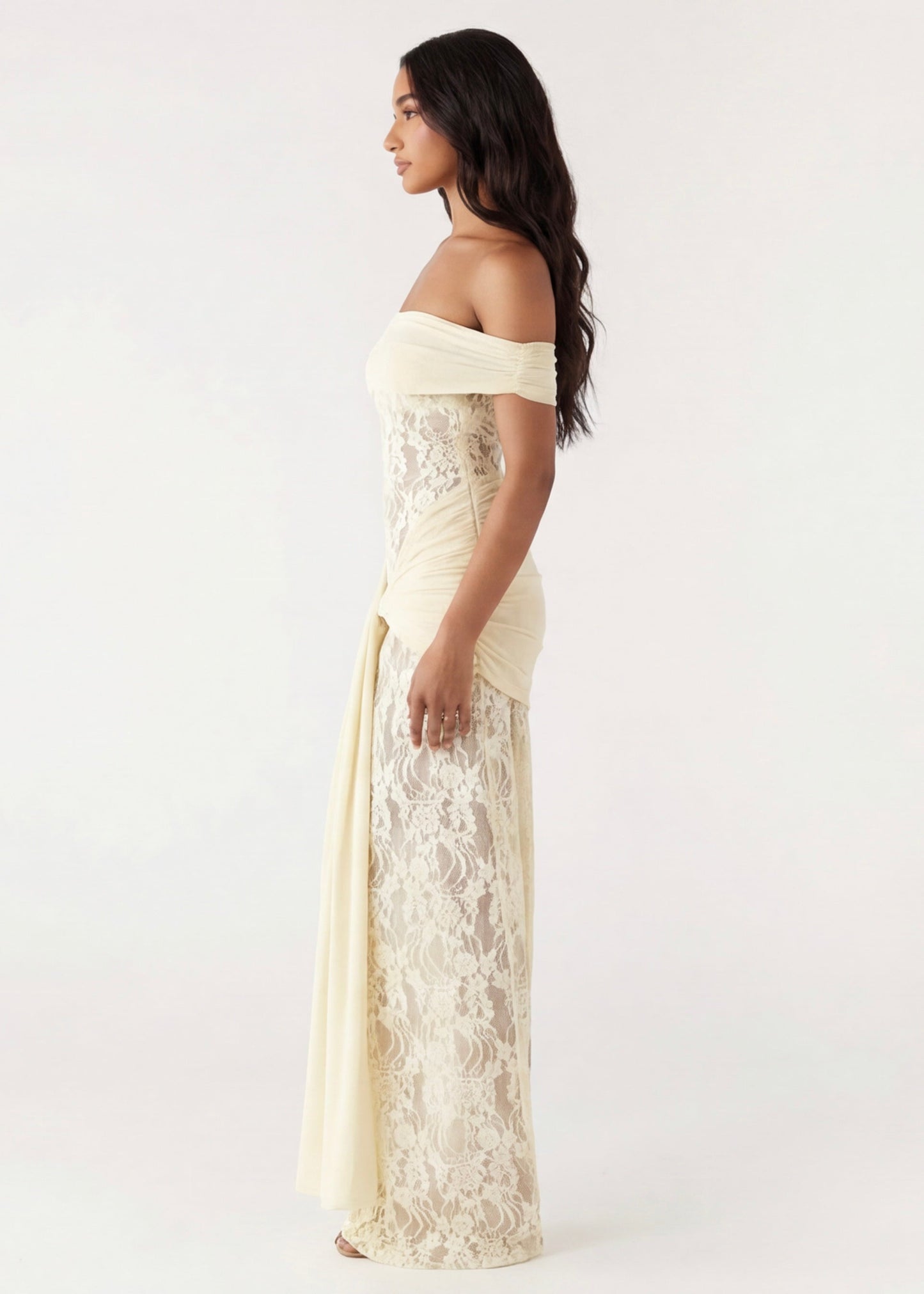 ASTRID | Spetsklänning Maxi