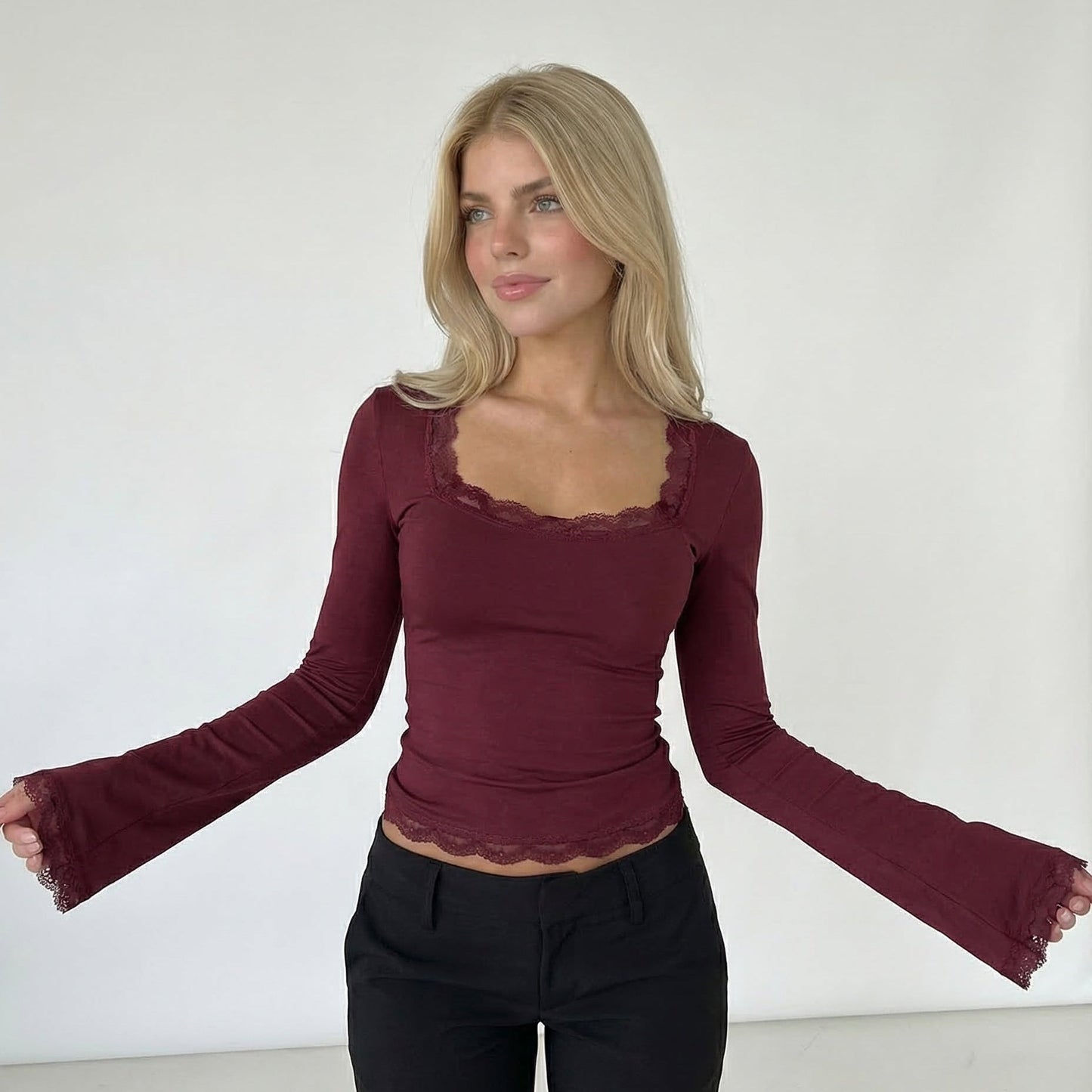 ASTRID | Topp med spetsdetaljer