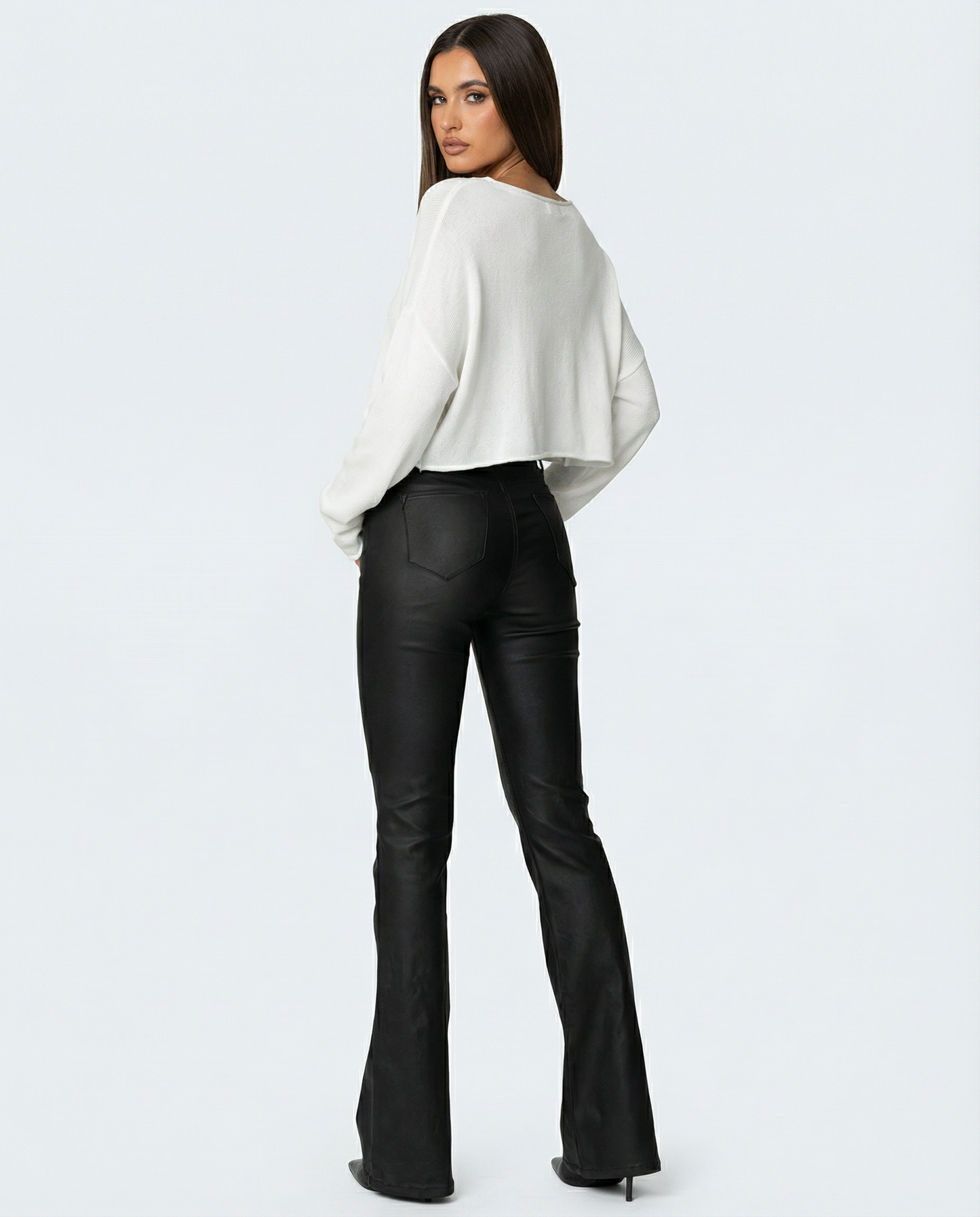 ASTRID | Utsvängda byxor med kantdetalj