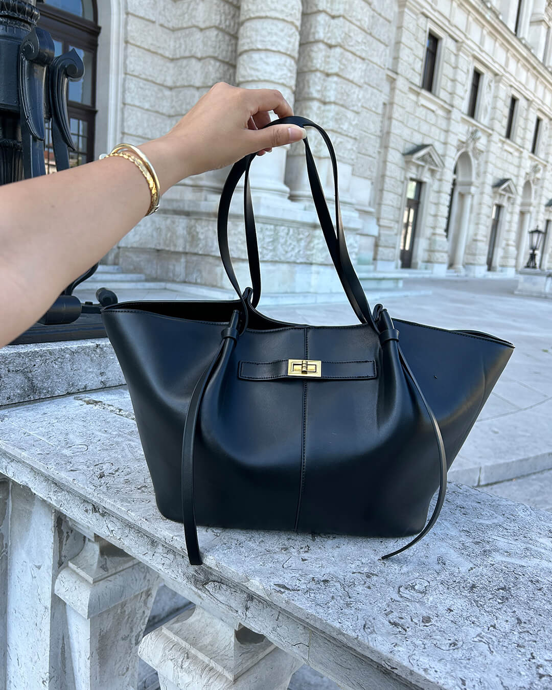 ASTRID | Lyxig Kurvig Shopper